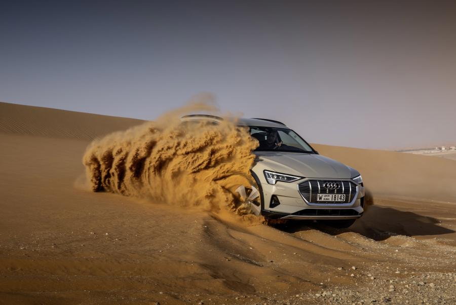  Audi e-tron 55 Quattro 2019 года  (WW) (фото 335 из 452)